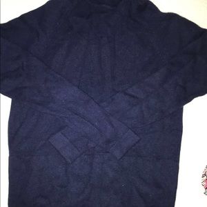 SUPER COMFORTABLE PULLOVER SWEATER.